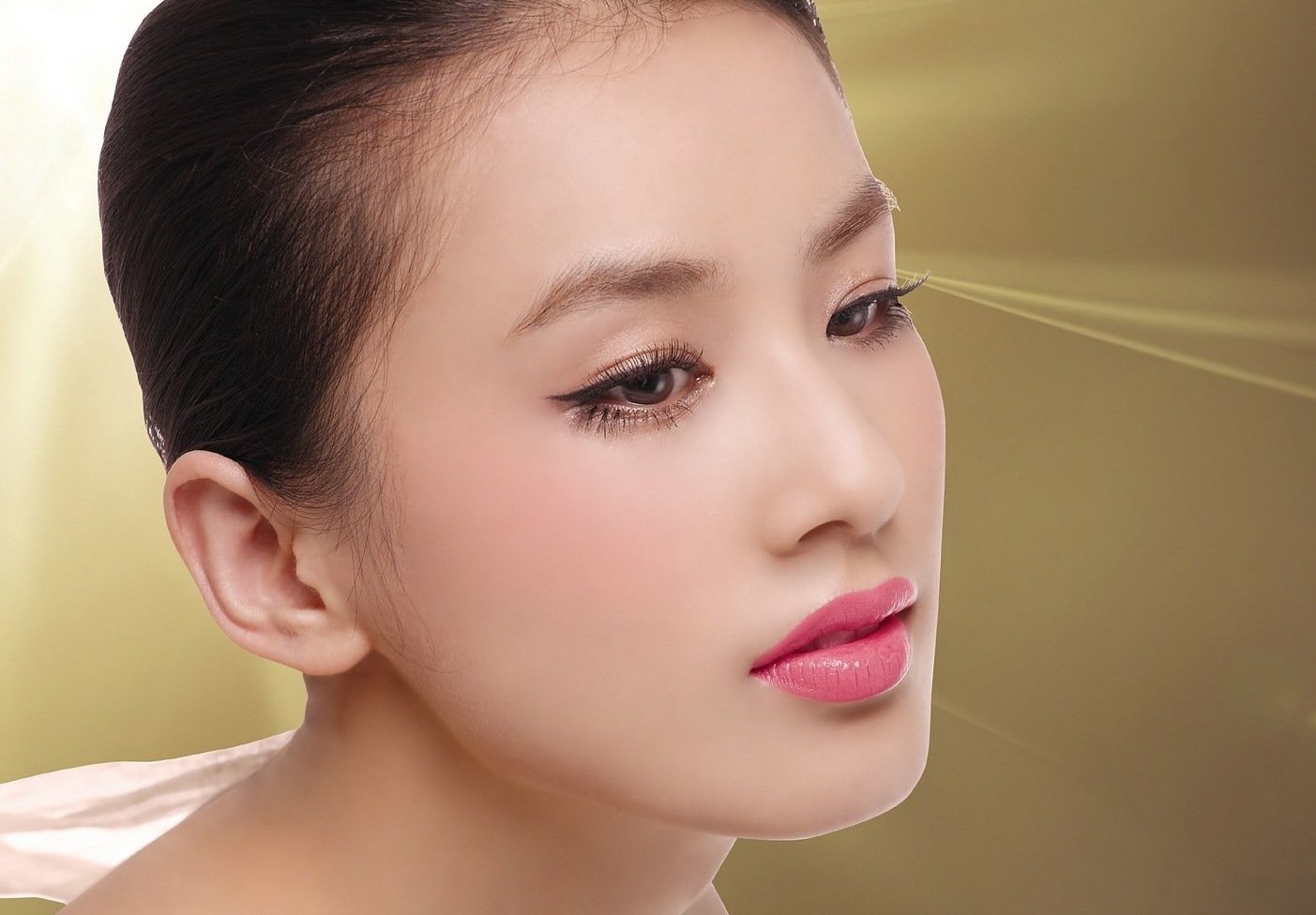 Chọn lựa mỹ phẩm làm đẹp da là điều mà các bạn gái không bao giờ chán chọn mỹ phẩm cho da